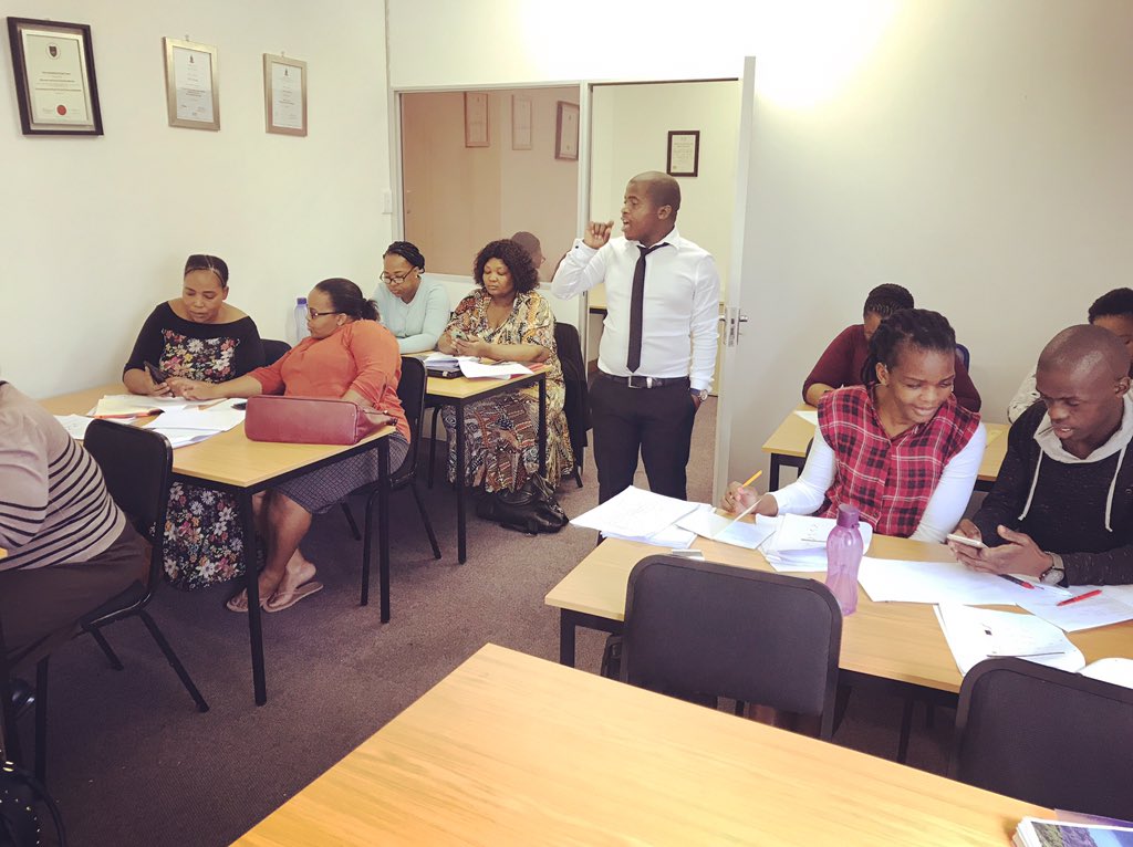 BLAQPROP's tweet photo. CFDs Trading Training with Sboniso Mtshali. #TradingShares #TradingCurrencies #TradingIndices It’s happening...... https://t.co/Rvafh3Hesc