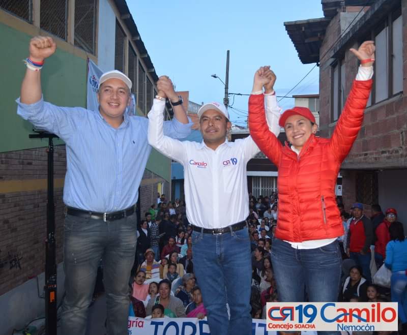 CamiloNemocon's tweet photo. Todos y todas ¡Vamos de una!
Agradezco a Dios, a nuestros líderes, lideresas, amigos, familias y a las dos mil personas que creen en este proceso. Bienvenidos al equipo ganador, estamos listos y dispuestos a trabajar con el alma y el corazón por #Soacha #DeUna #CR19 #ConGiovanni https://t.co/sHY9p8a6Vw