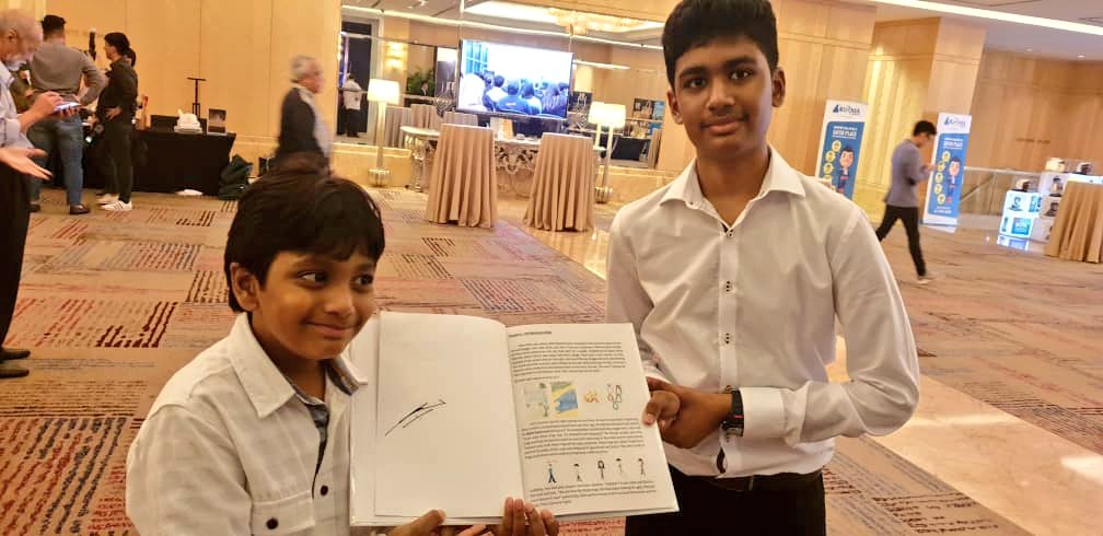 VickRamWarran's tweet photo. Thank youโค @chedetofficial #Launch #JohnMagic #SciFi #Madebykids #8and12
#InspiredByYourHandShake
#DreamComeTrue!!! https://t.co/4yYmM7jJEI