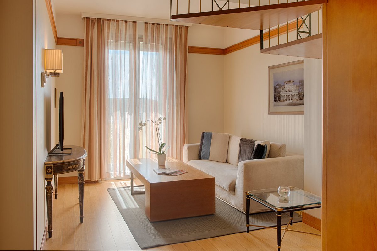 NHHotels's tweet photo. Charming, captivating and with a welcoming atmosphere, our NH Pisa is located just a 20-minute stroll away of the historic city center and the famous leaning tower #alwaysconvenient https://t.co/MX4hXejKgn https://t.co/qFN0kgHHDZ