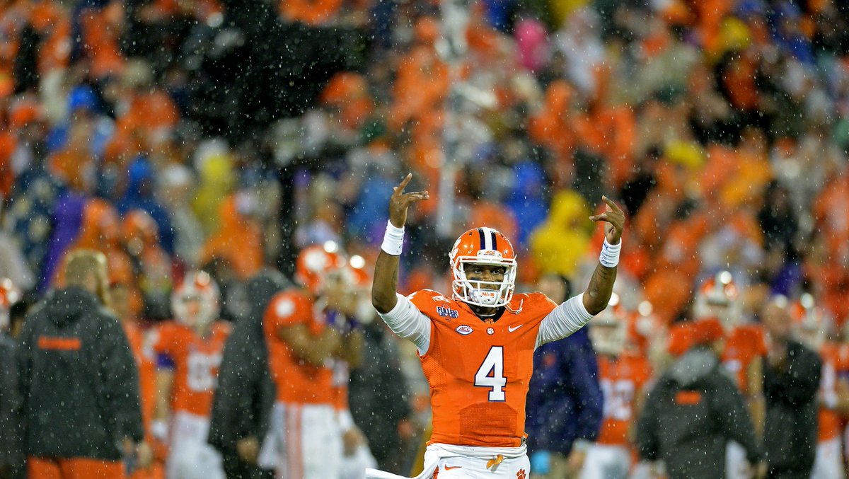 1055TheROAR's tweet image. FOUR DAYS ‼️

Comment with your favorite memories from this game ⬇️