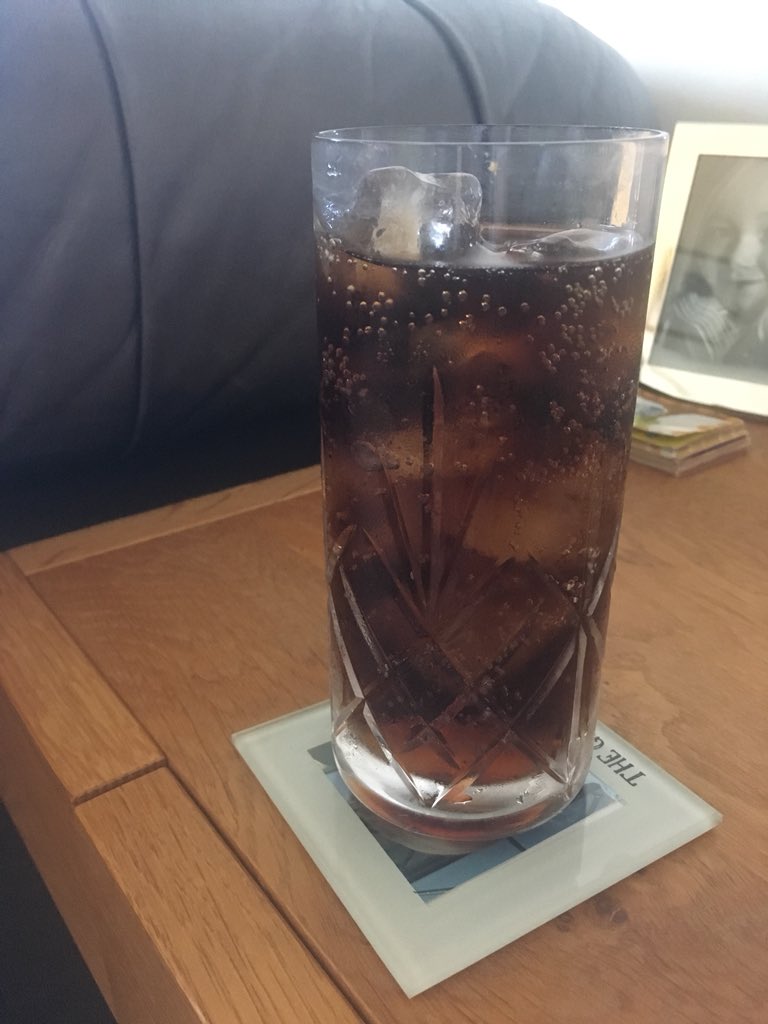 JillHudson21's tweet photo. @reece_dinsdale Clocks stop on a Bank holiday Sunday....Youโre welcome #voddieandcoke #onitearly https://t.co/SvONEbip2K