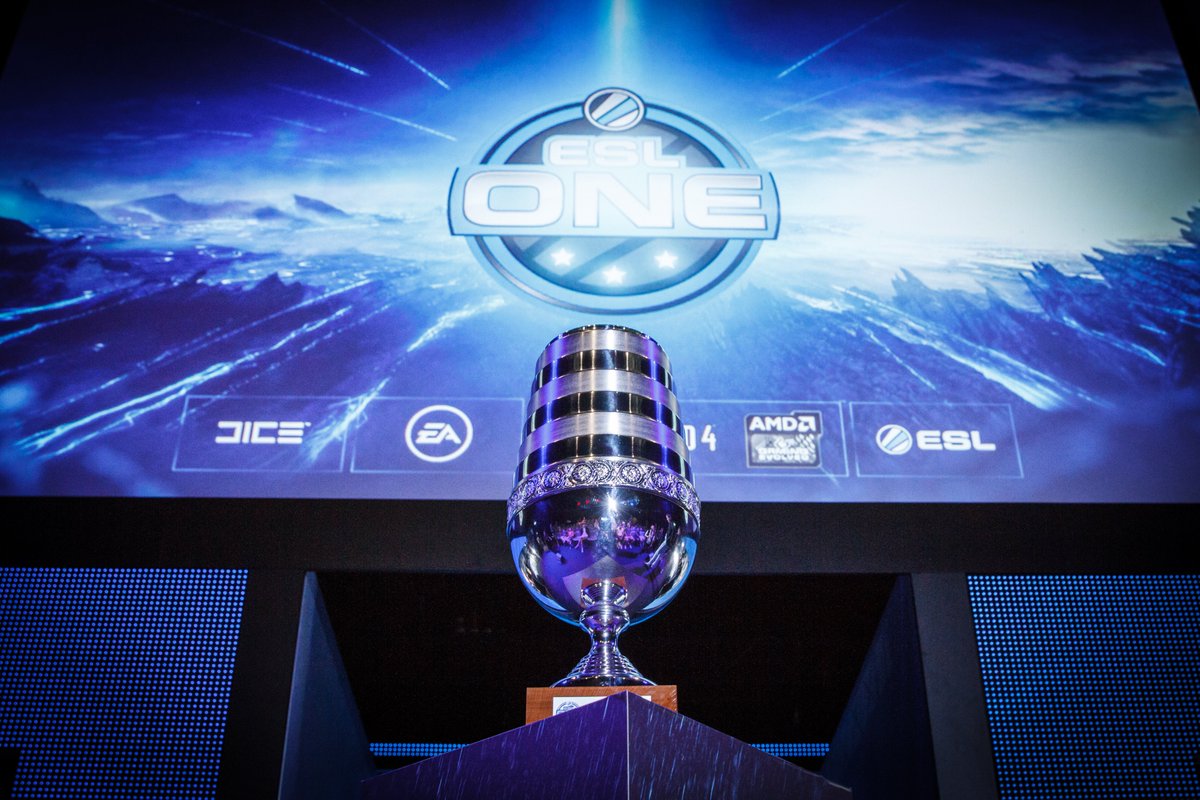 Vendcera's tweet photo. It just hit me. Exactly 4 years ago we were playing the BF4 ESL One Finals at @gamescom. Time flies!

Was so much fun meeting everyone, hanging around at gamescom and actually playing Battlefield on a stage. 😂

I really miss those times and the BF4 community from back then! https://t.co/0YwkvFvB7Z