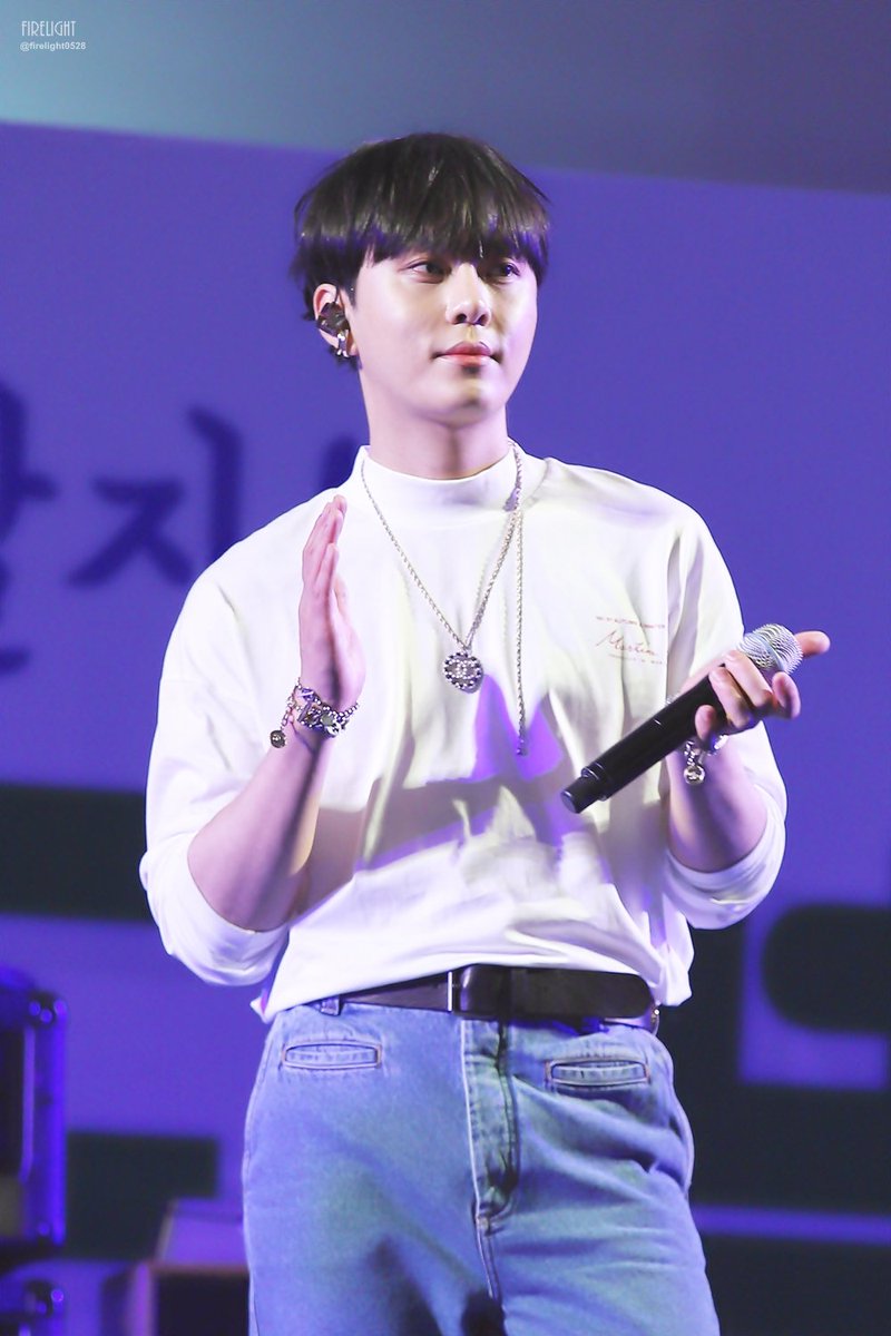 Backto1219's tweet photo. 180826 라쿤 페스티벌 #용준형 #1
https://t.co/QZiPgVPLRT
https://t.co/rZNxFJsJiy
https://t.co/yNRQCLvUZ9
https://t.co/dhTIuM2eOZ https://t.co/ni1P6Ntn6z