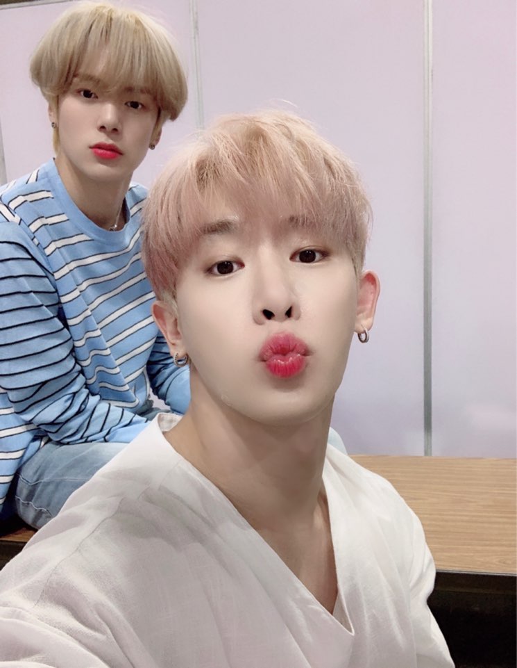 OfficialMONSTAX's tweet photo. [#원호] ���노메논이랑 제가 만든 폴라로이드도 많이 들어주세요!! https://t.co/EshBl9lVQV