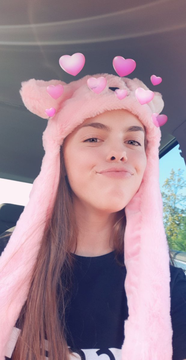 Danke an alle für diese unvergessliche Gamescom 🥰 Bis nächstes Jahr 💞
Alle dessen Twitter Namen ich nicht weiß fühlt euch markiert 😂
Rainy 
Marina
Bambus
Vicky