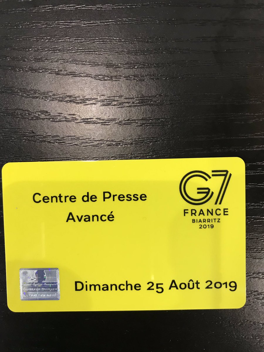 TorstenBeermann's tweet image. #G7Biarritz: Eine kleine Karte, die hier alle gerne hätten. Die Eintrittskarte zum vorderen Pressezentrum. nur damit kommt man in die Nähe der G7-Chefs... @G7