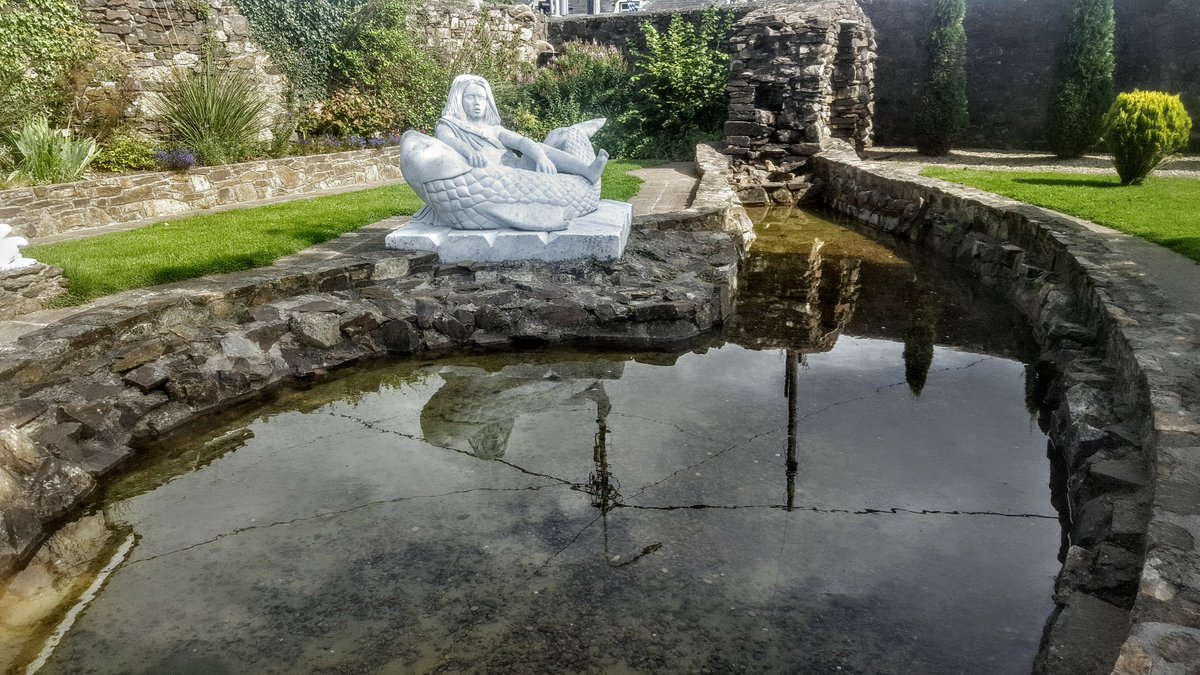ClaireyFaery78's tweet photo. RAPHAELS HEALING GARDEN #oylgate #wexford #ireland #raphaelsgarden #healinggarden #placeofcalm https://t.co/Xt1QBcOUYW