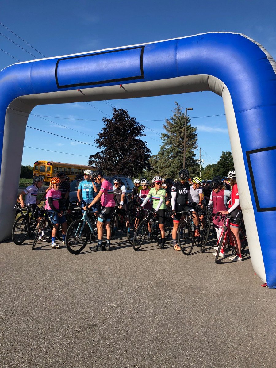 Today is the day we ride! Sun is shining, skies are blue, we're off to a great start! 🚲☀️