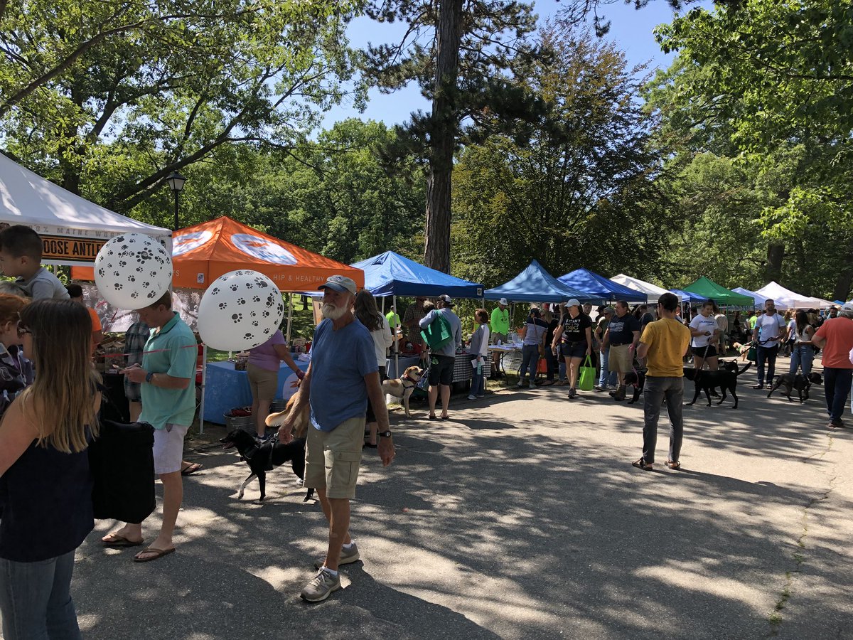 Rewind 100.9 tweet media