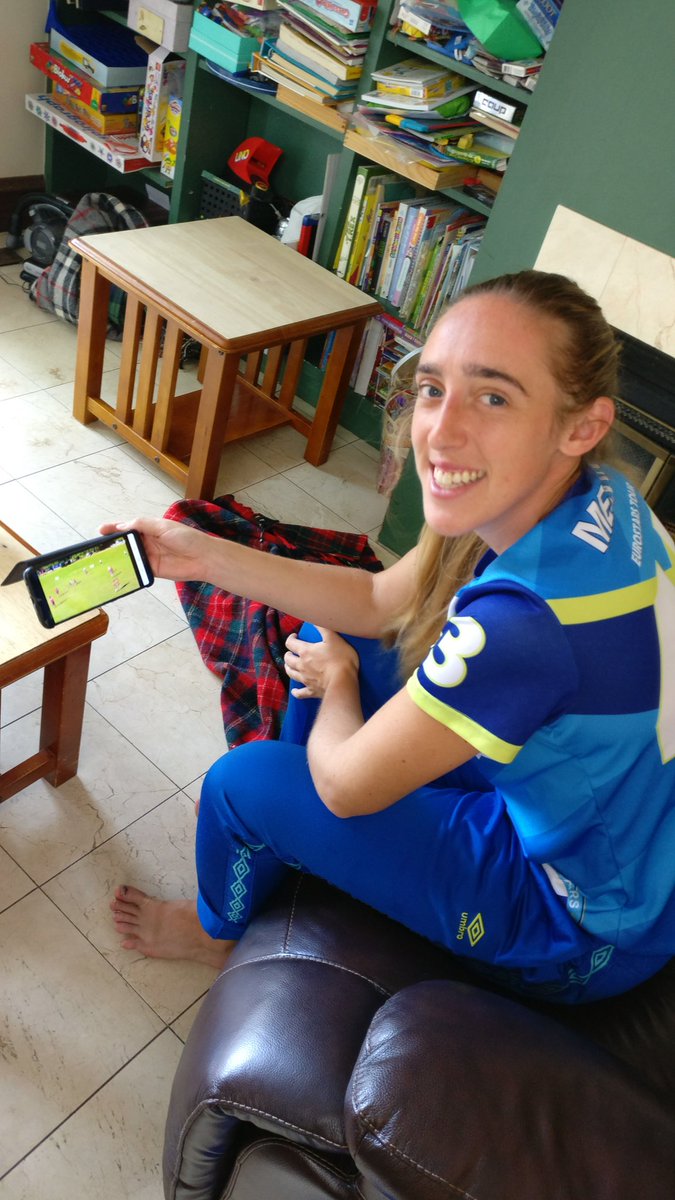 Watching the <a href="/DublinGravity/">Gravity Ultimate</a> <a href="/IceniUltimate/">Iceni Ultimate</a> rematch live this time! Melvin all smiles as the wems go well ahead! <a href="/BenjaminRees/">Benjamin Rees</a> @LukeBurgessYeo sounding crisp on <a href="/FanseatCom/">FANSEAT</a> #ukunationals #eucrw