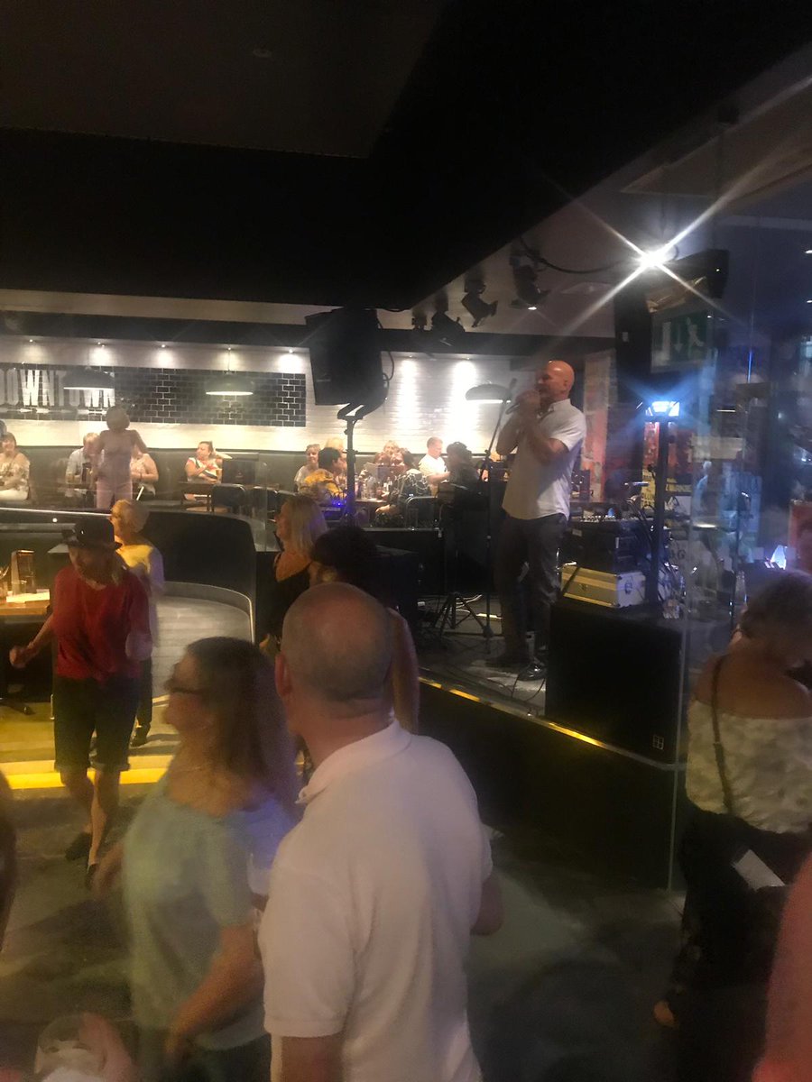 NYbyNightMCR's tweet photo. Still plenty of time to come n join us for the ‘Manchester Soul Festival 2019’ make the most of your Bank Holiday wknd & all in aid of ‘The Christie’ #Printworks #SoulMusic #Atmosphere #DrinkingAndDancing #DownTownVibes #BankHolidaySunday #pizza #TheChristie https://t.co/nsg5aWfdfs