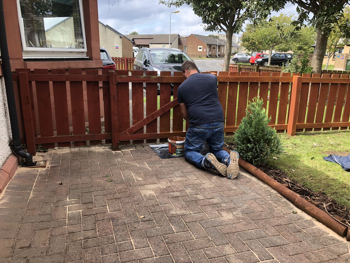 giveadayayr's tweet photo. Well we completed some outdoor improvements at @AberlourCCT , Prestwick. Thank you to the volunteers who came #giveadayheroes #fiercegenerosity @GADCarlisle @southayrshire https://t.co/r7Ro7ggRJz