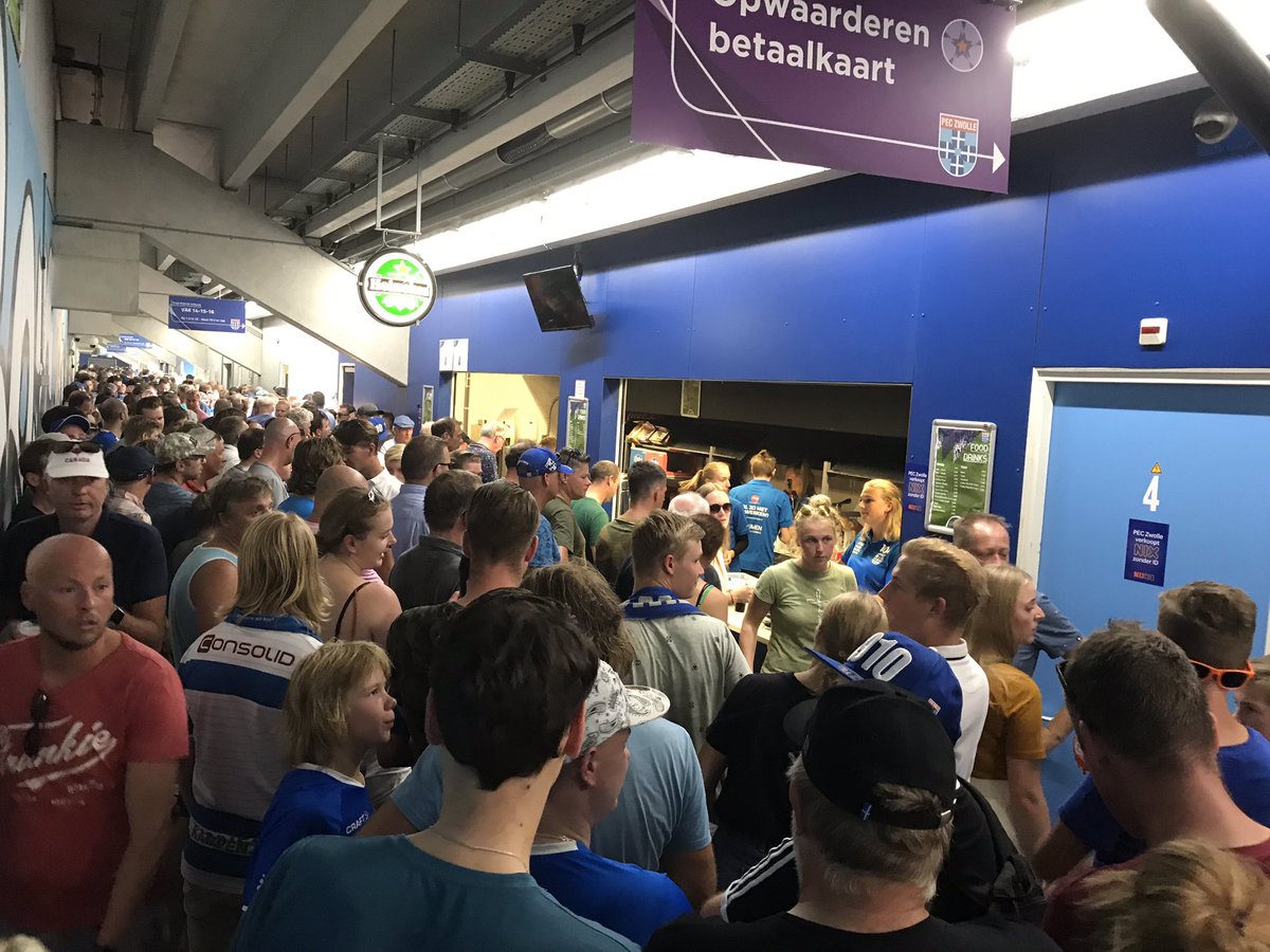 #Lumen #peczwolle verkooppunten van stadion mogen wel “iets” beter. Eén of twee personeelsleden meer en de omzet stijgt en de wachttijd daalt....