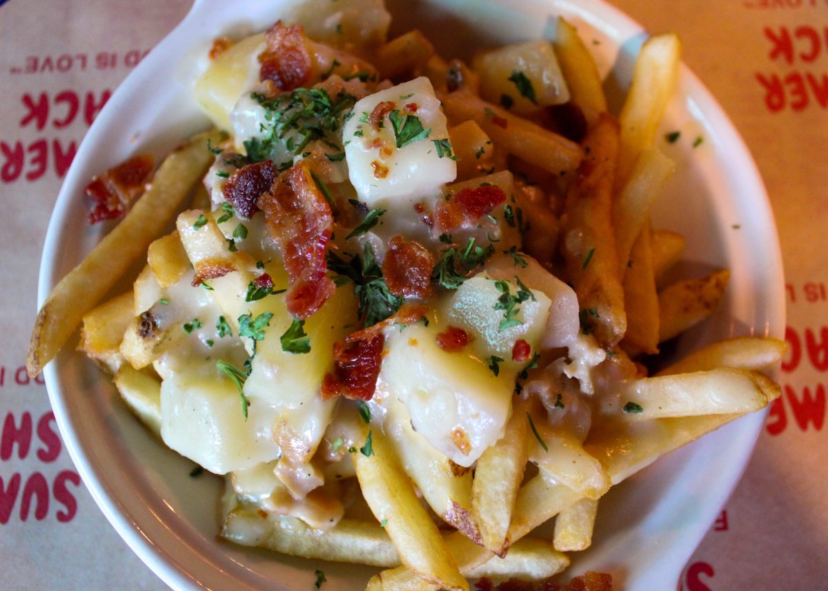 JWSummerShack's tweet photo. Poor regular fries-- they never stood a stance 🤛 #chowderfries #foodislove #jwsummershack #friyay
•••
Come taste these bad boys for yourself:
#Boston :https://t.co/7J4qdoIPZ9
#Cambridge :https://t.co/r7jagTh4Se
#MoheganSun :https://t.co/ETWpIfplSD https://t.co/xCoozDml39