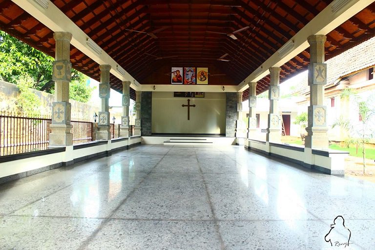 georgetgeorge's tweet photo. World's Oldest Church with daily services. https://t.co/1dAFkB09Rc #India #OldestChurch #Thiruvithamcode #Arappally #Amalagiri #ThomayarKovil @Pontifex @VaticanNews https://t.co/tNLu589vtU