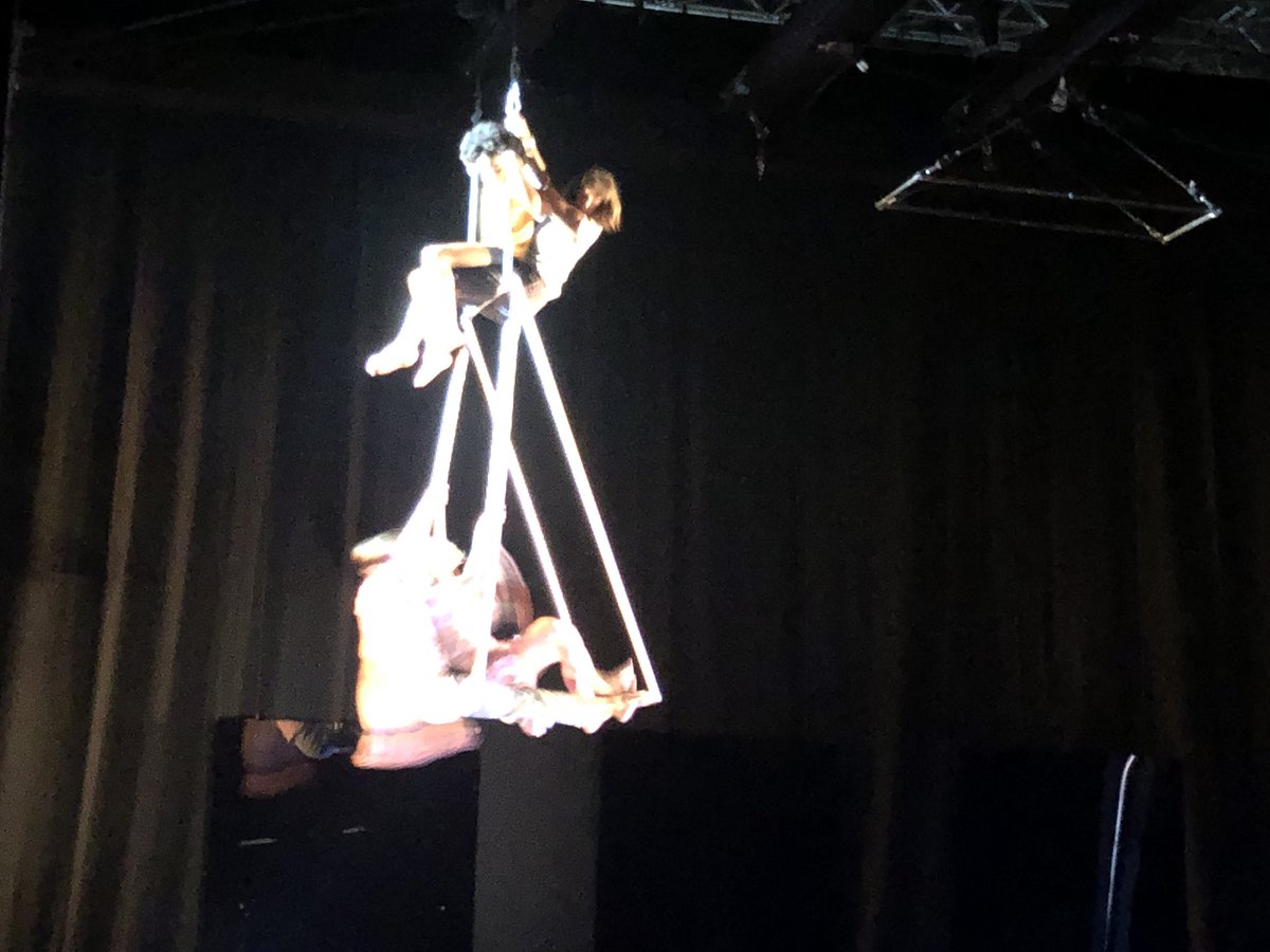 VadimTurcanu's tweet photo. Just seen @OckhamsRazorUK #thistime 

Complex body movements, beautiful and almost trippy. 
Awesome narrative around family tree, generations and relationships. 
Loved it 
Thanks for your great work! 🙏💕 https://t.co/DTkO60suur