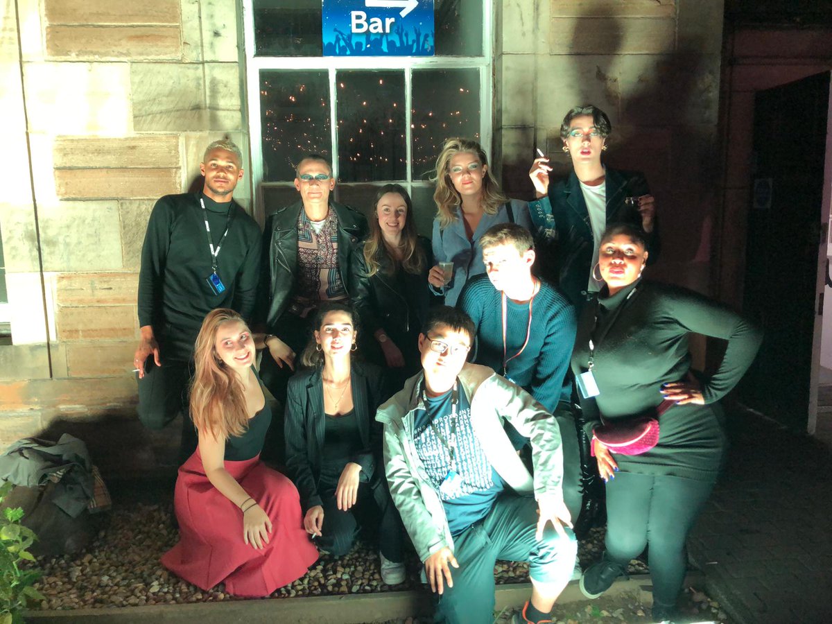 Das Stück tweet media