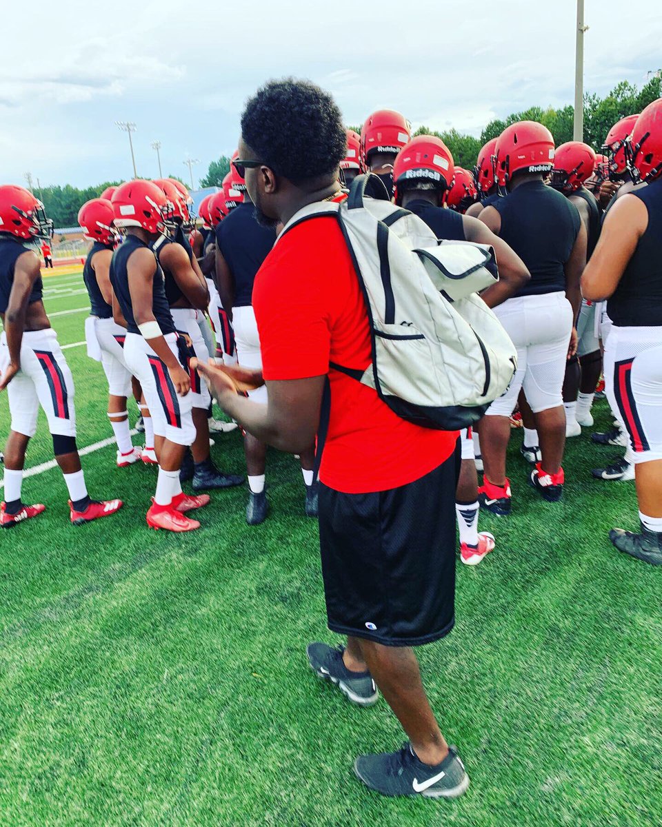 E_N_5_'s tweet image. “The enTRAPreneur”
#Coach5
#WeBlessed🙏🏾