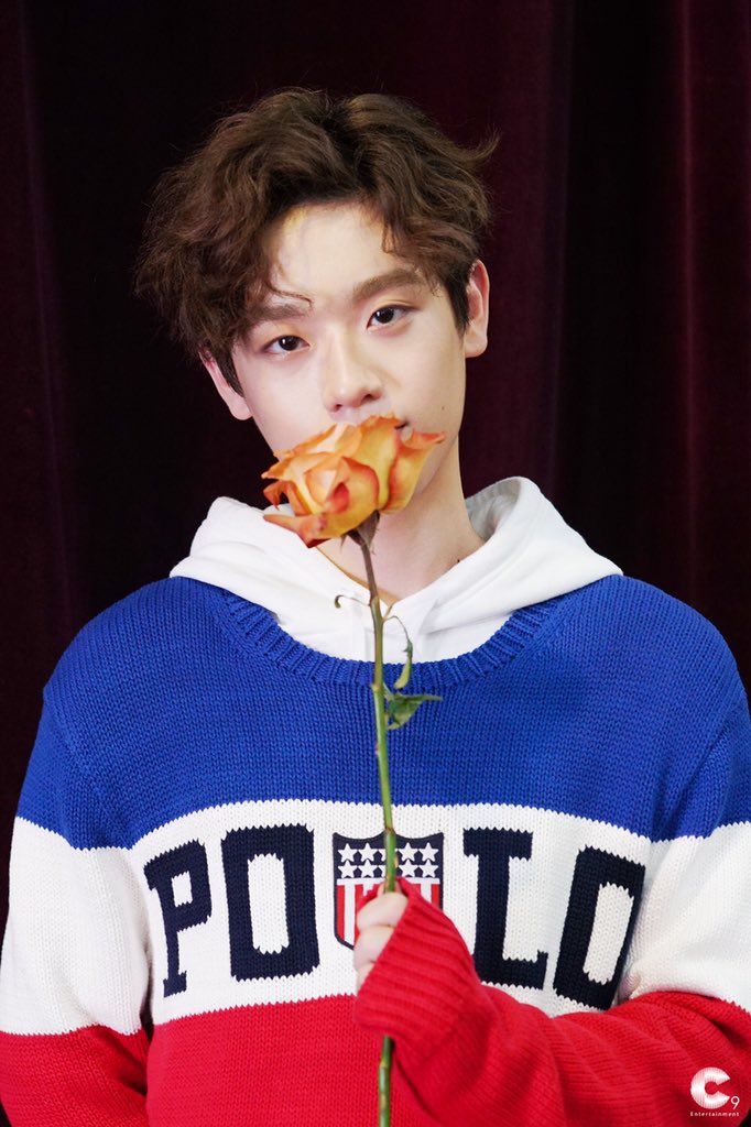 golddonge_0514's tweet photo. #Dream_By_nine 알티하면서 내 총공계 인장 다봣다 희잉 힘내요 디나단들❤️❤️✊ https://t.co/g2DiAmfMmo