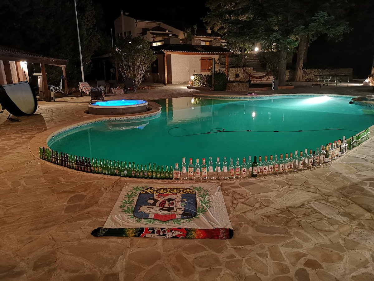 k3v_95_'s tweet photo. Bon bah c'était des putains de vacances. Surtout cette dernière semaine totalement incroyable. #BSummer2k19 #BSPARIS https://t.co/8TK2K9FZg2