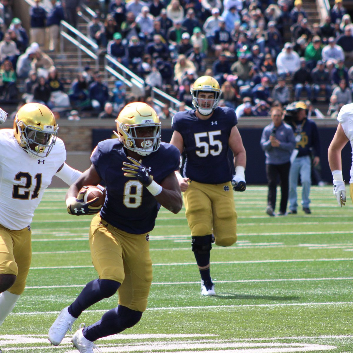 ShakeDownTheThu's tweet photo. @jafararmstrong3 days till Notre Dame Football! #SharpenTheAxe #GoldStandard #Team131LetsGetItDone ππβ‘ https://t.co/jjlQsmLvlj