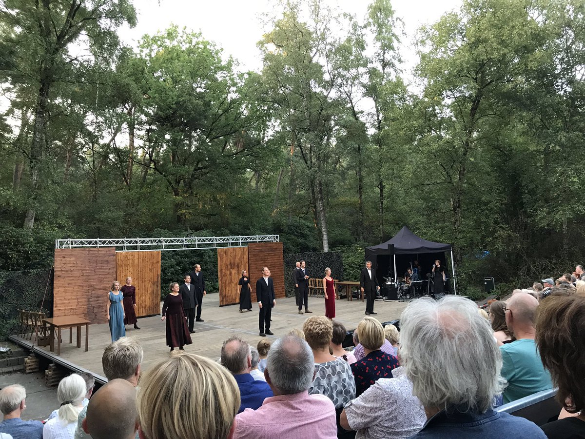 Oorlogstuig; een memorabele voorstelling op een memorabele plek in Best; het Joe Mann theater, waar het paviljoen net is gerenoveerd. Komt dat zien!