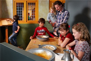 Kom jij je de laatste dag van de #zomervakantie vieren in het Amsterdam Museum? Er is nog zoveel te beleven! ow.ly/DhNl50vIzFH #amsterdammuseum #museum <a href="/AmsterdamMuseum/">Amsterdam Museum</a>