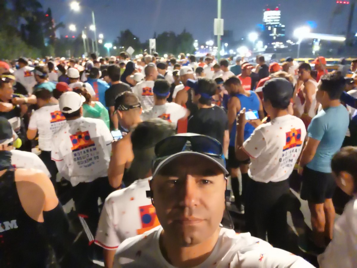 EconoAragon's tweet photo. Listo para empezar . #ExpoMaratonCDMX #MaratónCDMXTelcel #MaratónCDMX #running #JOCArunning #YoElegiCorrer #runners #corredores #marathon #maraton #maratonistas #run https://t.co/uZbzGYeeKO https://t.co/d5Asw2VbVq https://t.co/yJPt2yirtS https://t.co/VZ2oE5pTEO