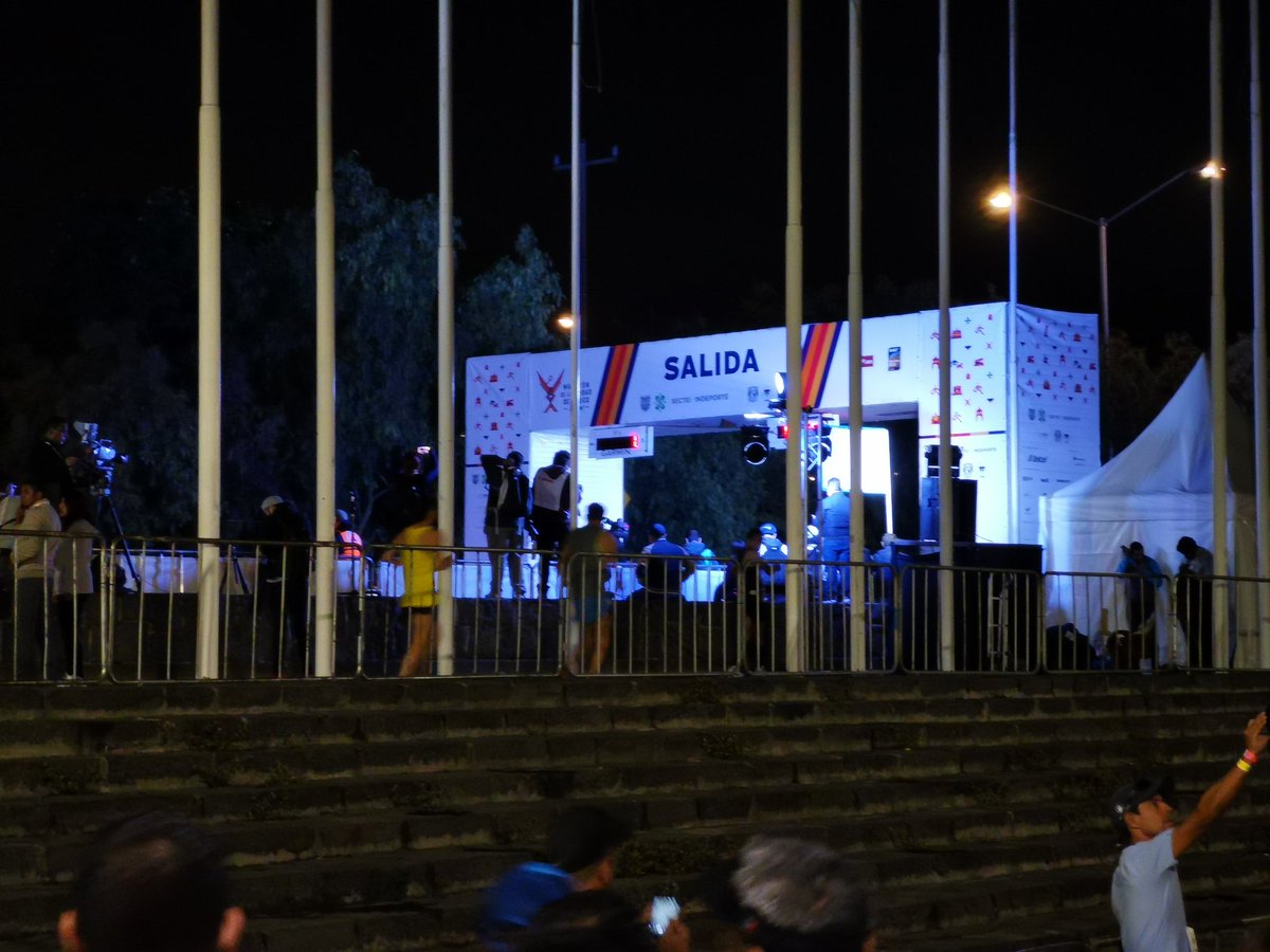 EconoAragon's tweet photo. Listo para empezar . #ExpoMaratonCDMX #MaratónCDMXTelcel #MaratónCDMX #running #JOCArunning #YoElegiCorrer #runners #corredores #marathon #maraton #maratonistas #run https://t.co/uZbzGYeeKO https://t.co/d5Asw2VbVq https://t.co/yJPt2yirtS https://t.co/VZ2oE5pTEO