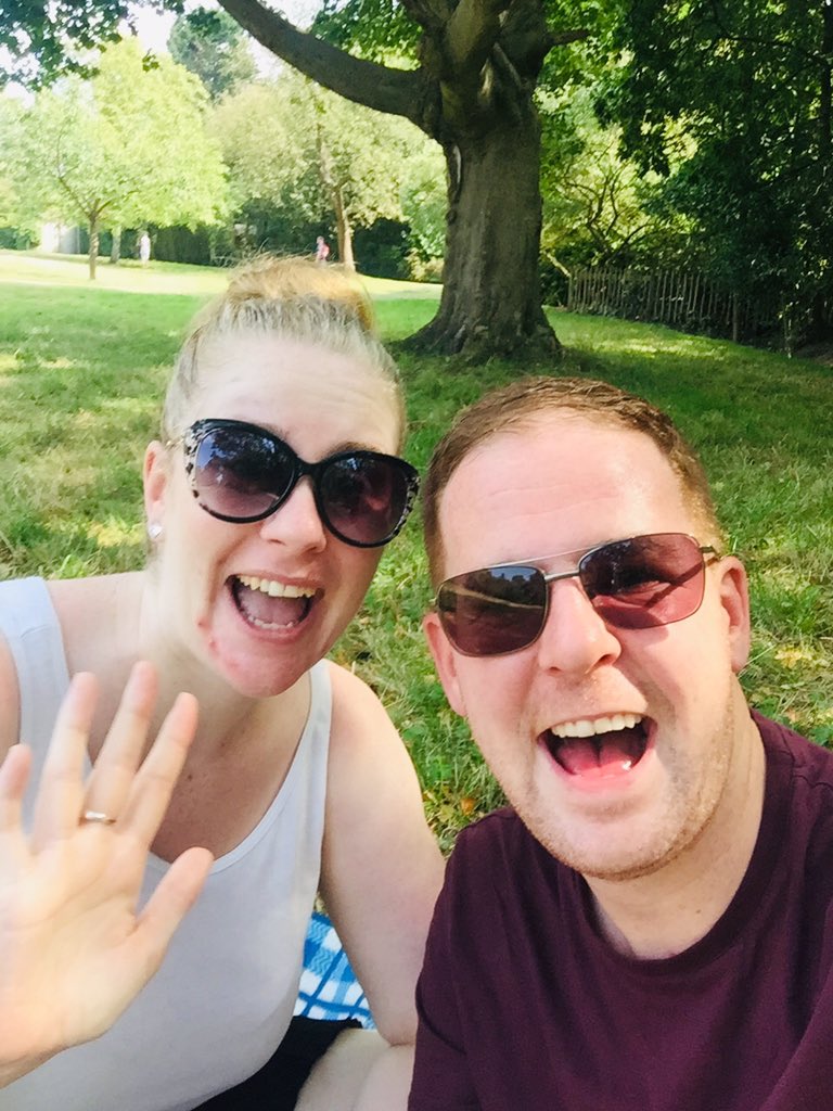 AshEdwards1387's tweet photo. @robertcw7 @krystlebobbie We've just finished our ice cream and now just a chill in the park ☀️🍦🦜 https://t.co/e6uuHTgCxI