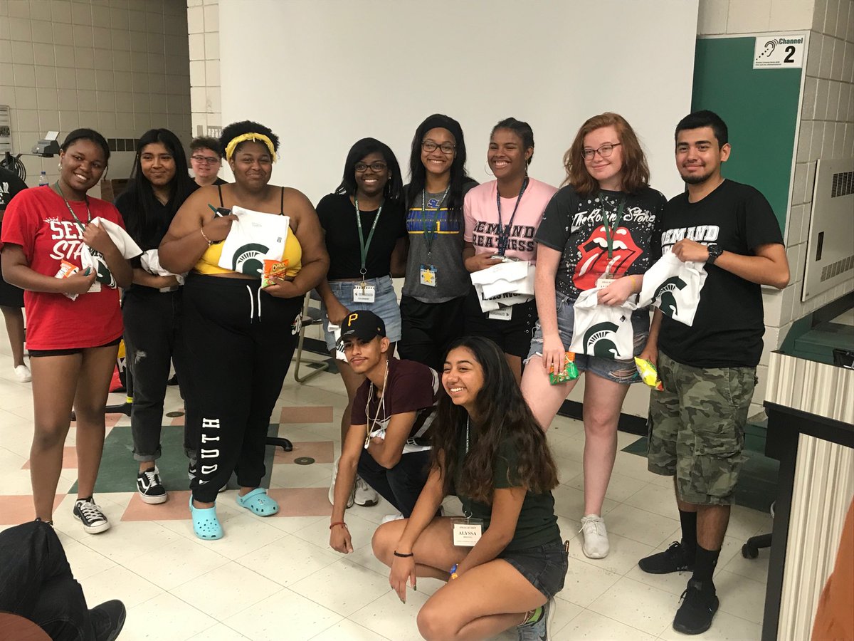 DrFrazierMSU's tweet photo. Another great start to the school year MAGIC 2019 #msusas https://t.co/WwdtG2bcE5