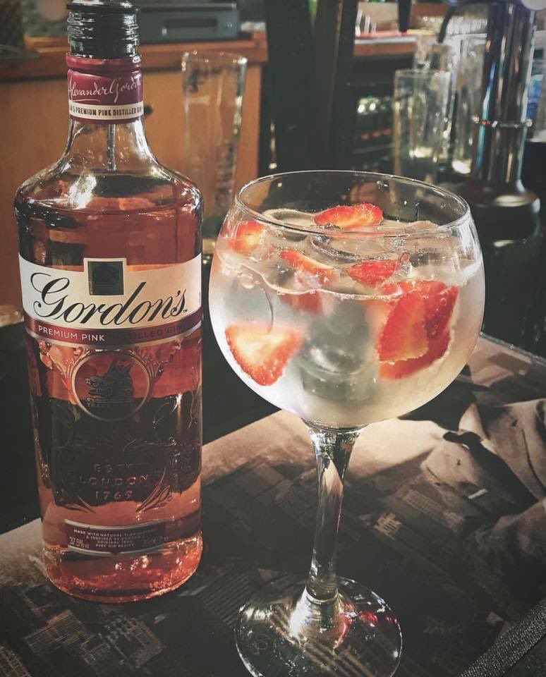 barsinatras's tweet photo. Join us for our Bank Holiday KARAOKE Party here at Sunderland’s no1 party bar 🕺🏻😎💃

• Cocktails £3.50
• Cocktail Jugs/Fishbowls £9
• Single Premium Gin &amp; Draught Mixer £3.45
• Double Premium Gin &amp; Draught Mixer £4.45

KARAOKE from 7pm 🎙 https://t.co/SRrAuhFD2z