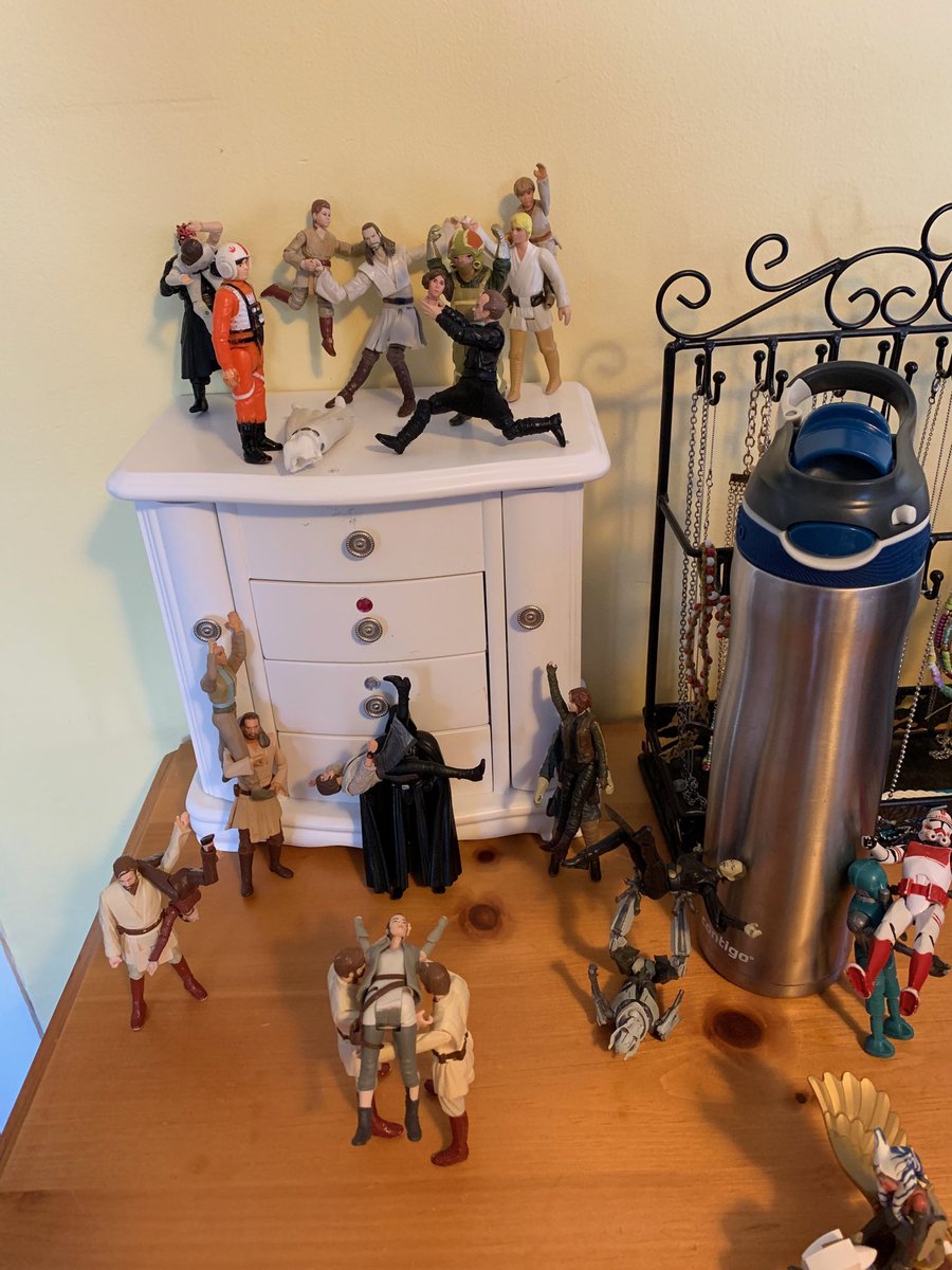 wadebaker's tweet photo. Found this on my daughter’s dresser this morning. I’m not sure whether to call it “Padawan Lake” or “The Hutcracker”. Though I see at least 6 Skywalkers being lifted, so perhaps “Rise of Skywalker”? #StarWars #FamilyFandom https://t.co/l5ruKABW0R