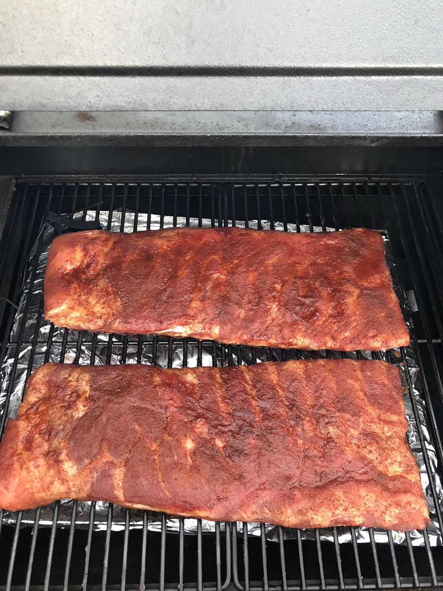 KybbqSpice's tweet photo. One hour in! 
#bbq #Louisville  #kentucky #bbqrub #bbqribs #spareribs #porkbutt #porkbelly #porkshoulder #brisket #pelletgrill #pelletsmoker #campchefsmokeprose #pulledpork #ribs #smokedribs #meatsweats https://t.co/zqMq1WAHOs