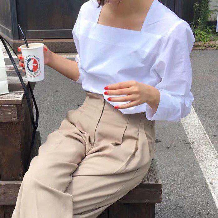 mandarindress_'s tweet image. #SIML.คอเหลี่ยมแขนยาว

NEW IN*
พร้อมส่ง เสื้อเชิ้ตแขนยาวคอเหลี่ยม ทรงสวม ติดกระดุมต้นคอด้านหลัง เนื้อผ้าออกฟอร์ดทอ ผ้าดี ใส่สบาย
สีขาว สีเดียว ตามภาพค่ะ
อก 40"
ยาว 24"
แขน ยาว18"
วงแขน 18"
ต้นแขน 16"

200.-