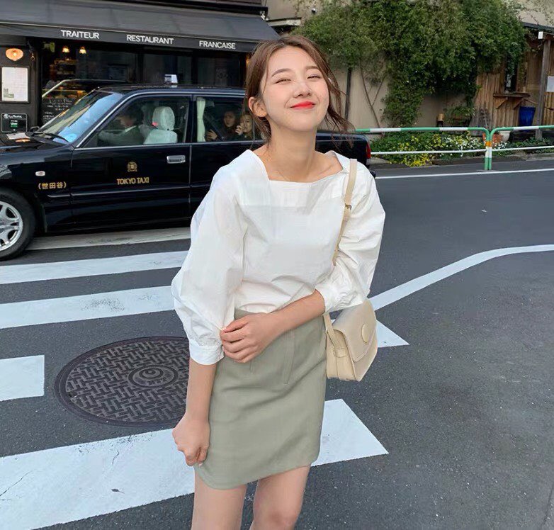 mandarindress_'s tweet image. #SIML.คอเหลี่ยมแขนยาว

NEW IN*
พร้อมส่ง เสื้อเชิ้ตแขนยาวคอเหลี่ยม ทรงสวม ติดกระดุมต้นคอด้านหลัง เนื้อผ้าออกฟอร์ดทอ ผ้าดี ใส่สบาย
สีขาว สีเดียว ตามภาพค่ะ
อก 40"
ยาว 24"
แขน ยาว18"
วงแขน 18"
ต้นแขน 16"

200.-