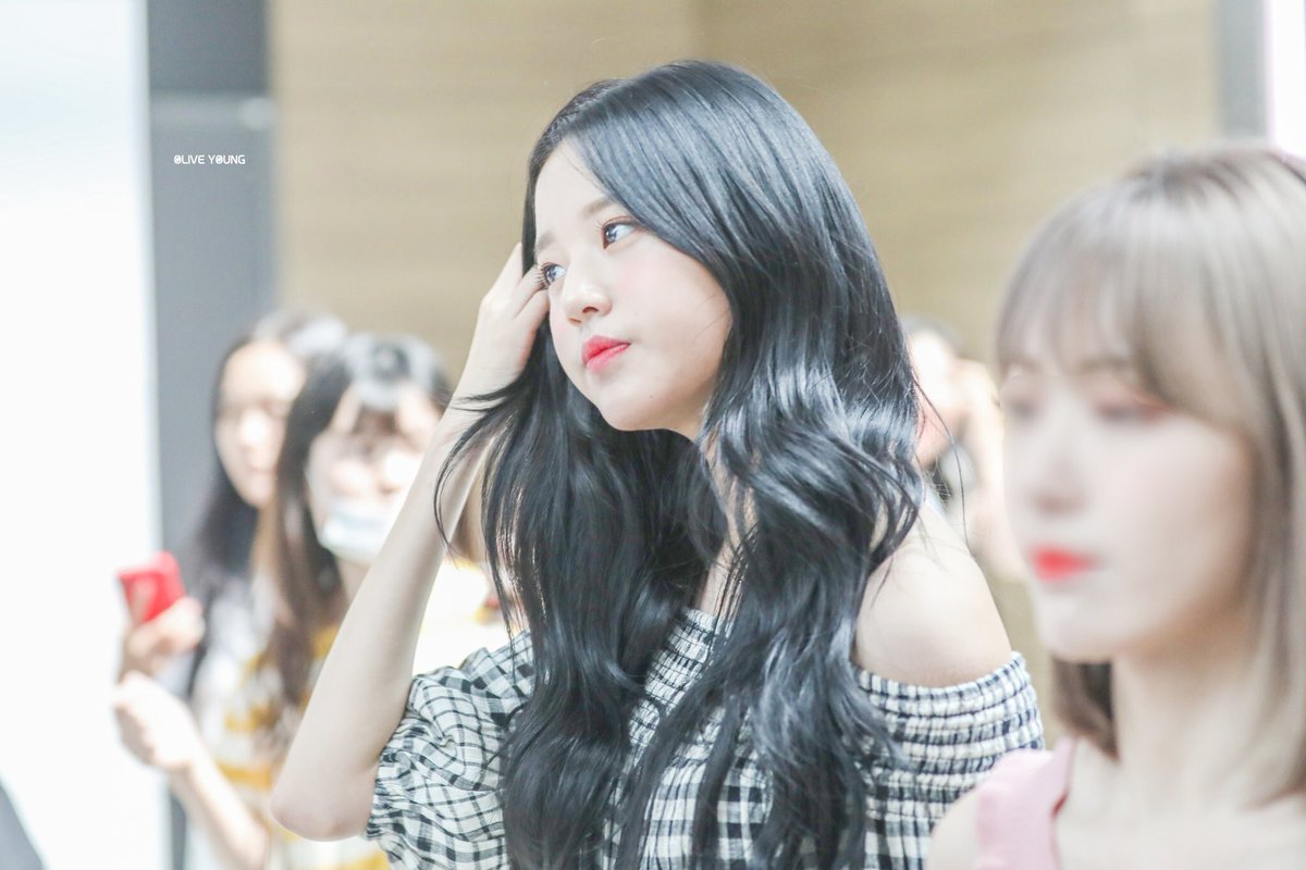 wonyoung pics tweet media