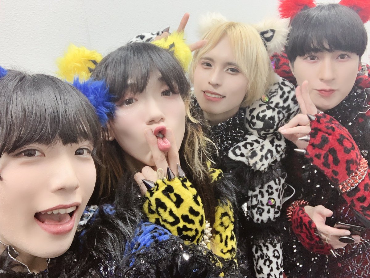 kimaru_sakigake's tweet photo. 『@ JAM EXPO 2019』
ミキちゃん、ぺいちゃんが歩んできたこの道をおなカマとメンバー4人で一緒に歩めることがすごく嬉しくて、喜びと感動を噛み締めながらライブをしました！素敵な景色をこれからもたくさん見ていきたい！見ていこうね！って強く思う日でした！
本当に今日はありがとうございました！ https://t.co/rM6DlpzLKg