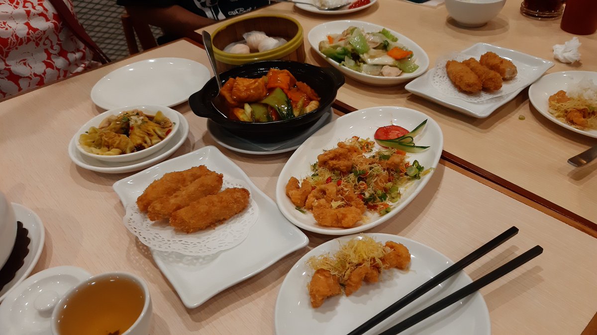 GY_MA1's tweet photo. let's dinner! @ImperialKitche #imperialekalokasari #YummyYummy https://t.co/fzZ7PvZocy
