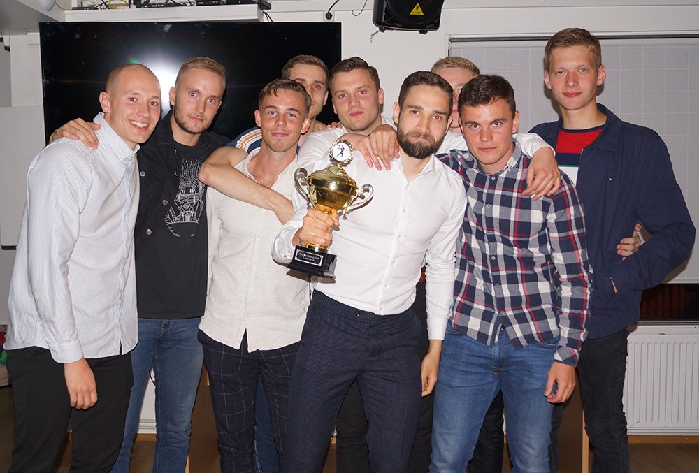 Opna Norðlenska mótinu lauk í gær og voru það <a href="/selfosshandb/">Selfoss handbolti</a> og <a href="/Aftureldinghand/">Aftureldinghandbolti</a> sem stóðu uppi sem sigurvegarar. Óskum þeim til hamingju og þökkum á sama tíma fyrir frábært mót!