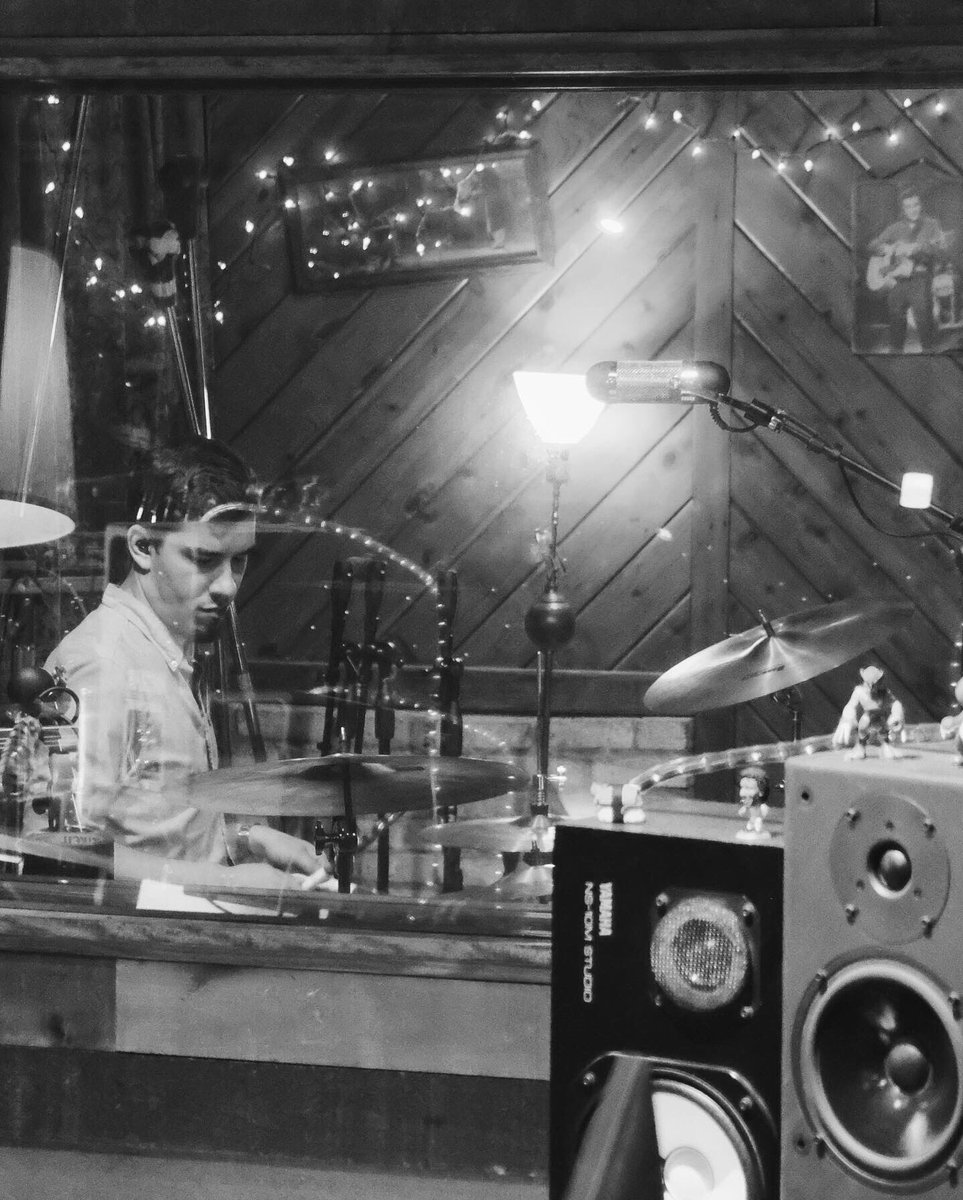 The boys at work.
New tunes soon... 💿!