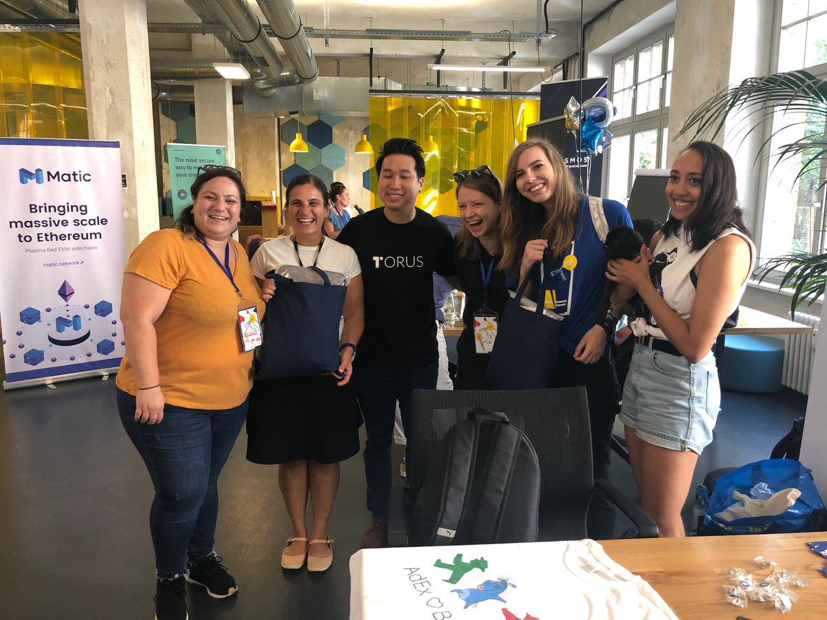 heyaura's tweet photo. Here's part of the organising team of #WunderBlock with two of our winners :)
#ETHSommer #BerlinBlockchainWeek
@nadia_iv @AnettRolikova @LenklaH @inks @shaneMkt @rageonmeh https://t.co/SERuwMNEMv