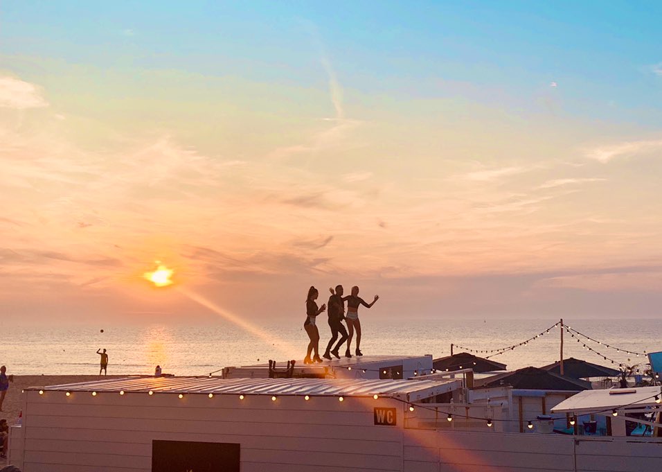 sergyssels's tweet photo. Ben ik nu echt de enige die #oostende een fantastische stad vindt?  @StadaanZee https://t.co/6CGCXdo0Mx