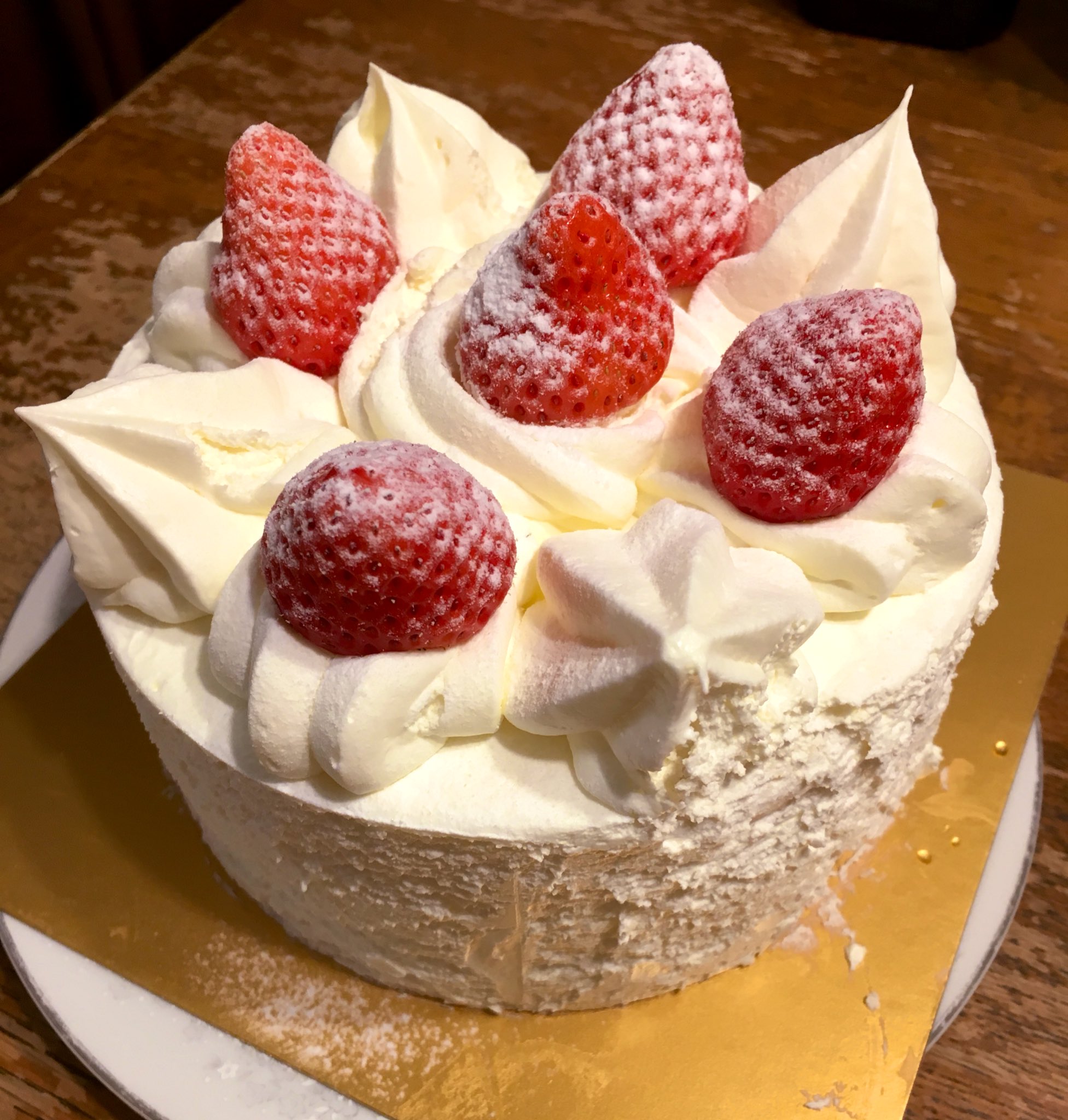 わらじ 不二家のホールのショートケーキ 洒落た店のもいいけど こういうのも好き T Co Ru4kob1rks Twitter