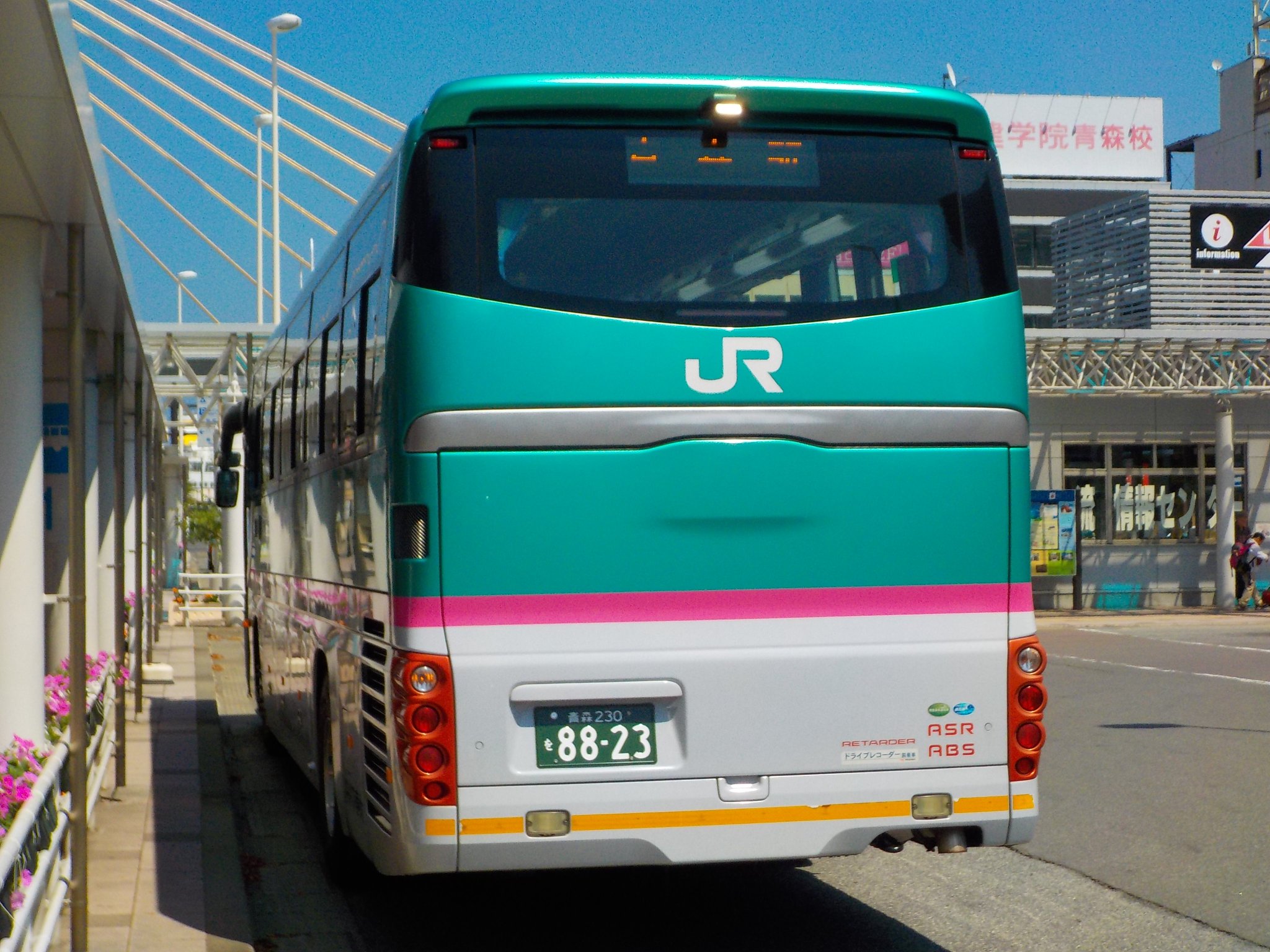 2210f5f4-s.jpg