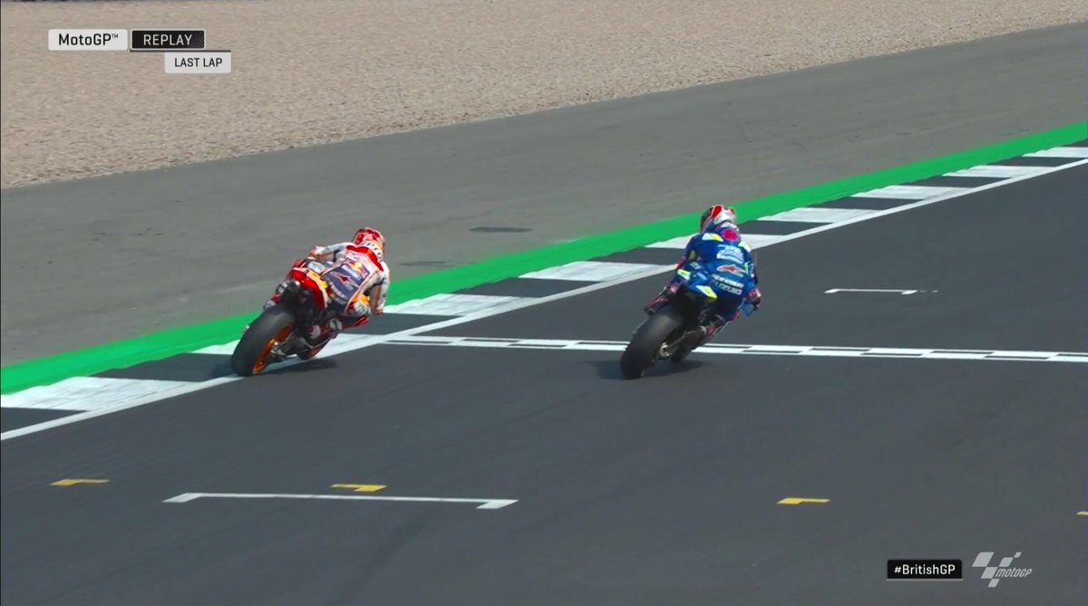 SofaRacer's tweet photo. Think this might be the MotoGP equivalent of football’s ‘WHO ARE YOU? chant. https://t.co/ozHuLANk6I