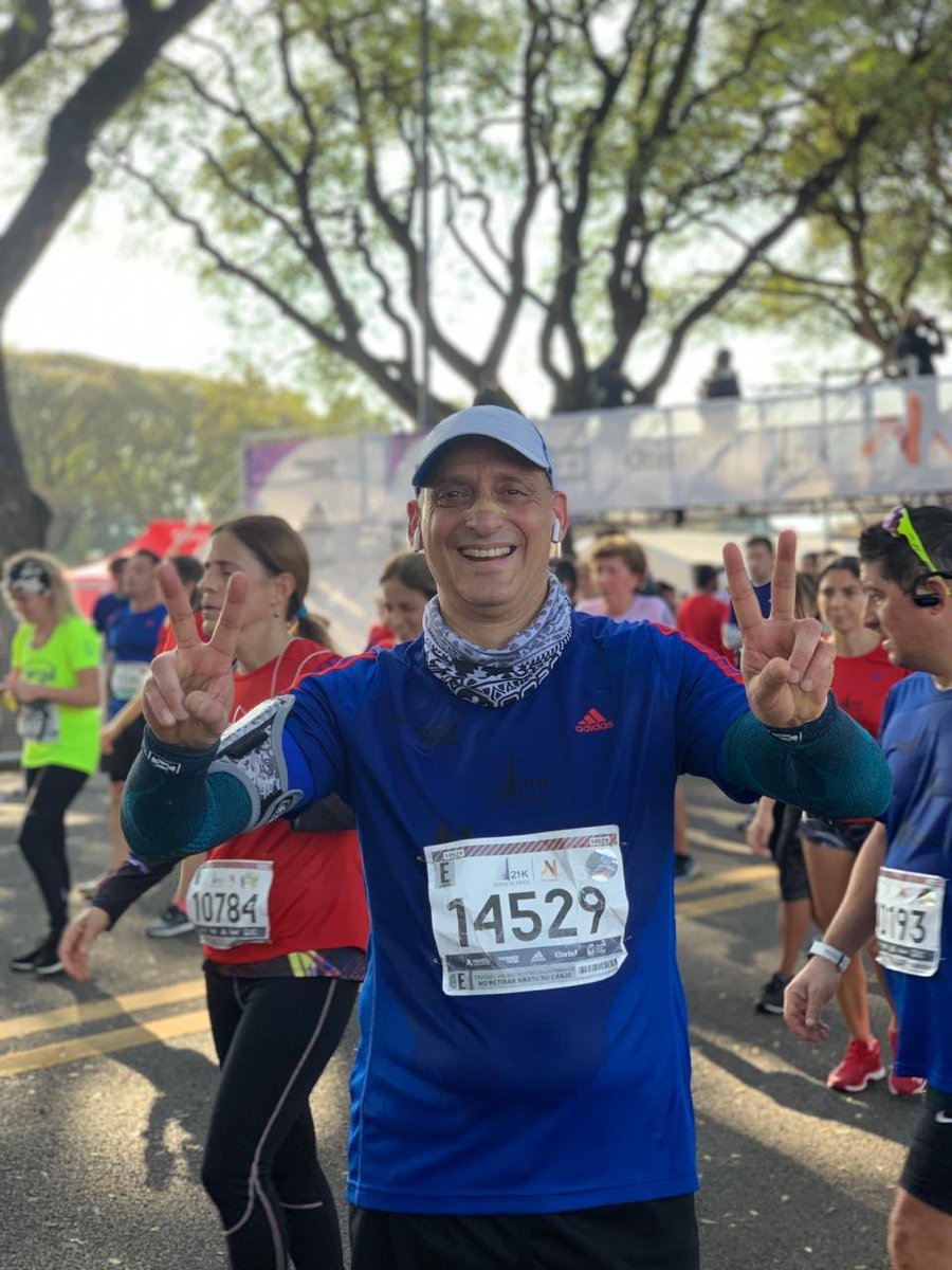 waltersafarian's tweet photo. Otra Media Maraton adentro
Correrla con amigos no tiene precio
1 hora 57’ 
Cuidando la maquina para lo que viene
@bamaraton https://t.co/S6ehcnMums