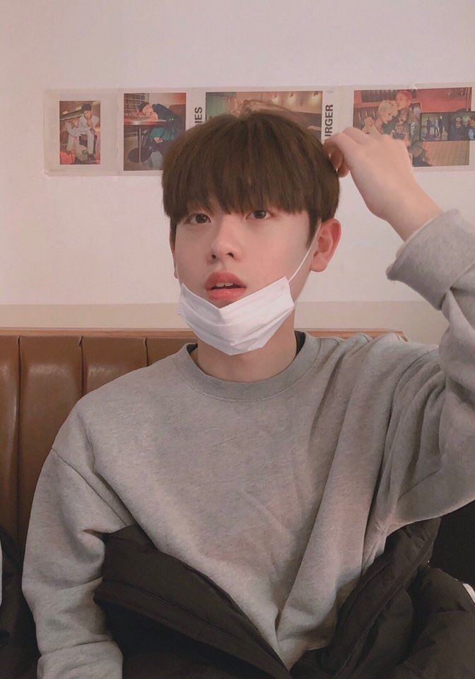 divefor_GDH's tweet photo. 트위터야나로봇아니고 금동현쳐돌이 바이나인쳐돌이야 #Dream_By_Nine https://t.co/Fgxl1Db8X9