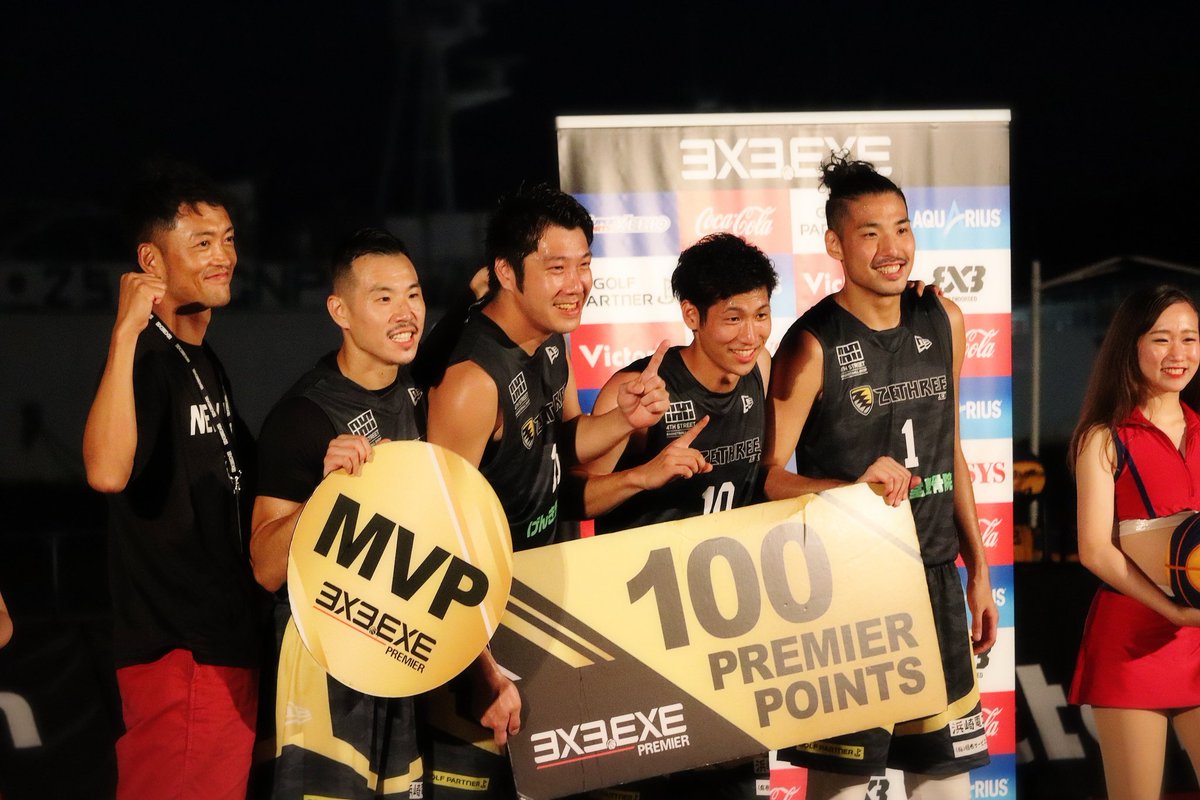 yumirou13's tweet photo. MVPはデラ👏👏👏
決勝のシュートは
マジで凄かった✨( 。゚Д゚。)✨
デラちゃんが
スピーチしている後ろで
ジャレてる3人可愛かった♪
おめでとう😆
お疲れ様でした😊
#3x3
#3x3exe
#小寺裕介
#ZETHREE
#ZETHREEEXE
#焼津漁港 https://t.co/kcVbvDLzKx